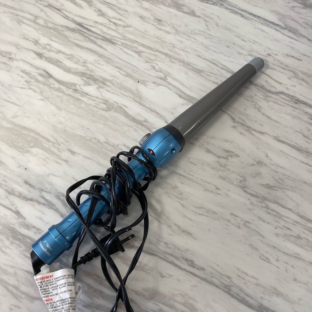 Blue and Gray Curling Wand by BaByliss